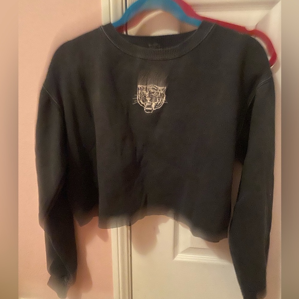 Cropped gray hoodie